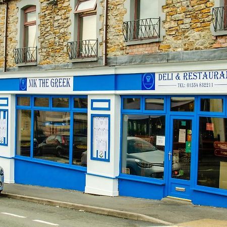 Nik The Greek Acomodação com café da manhã Burry Port Exterior foto
