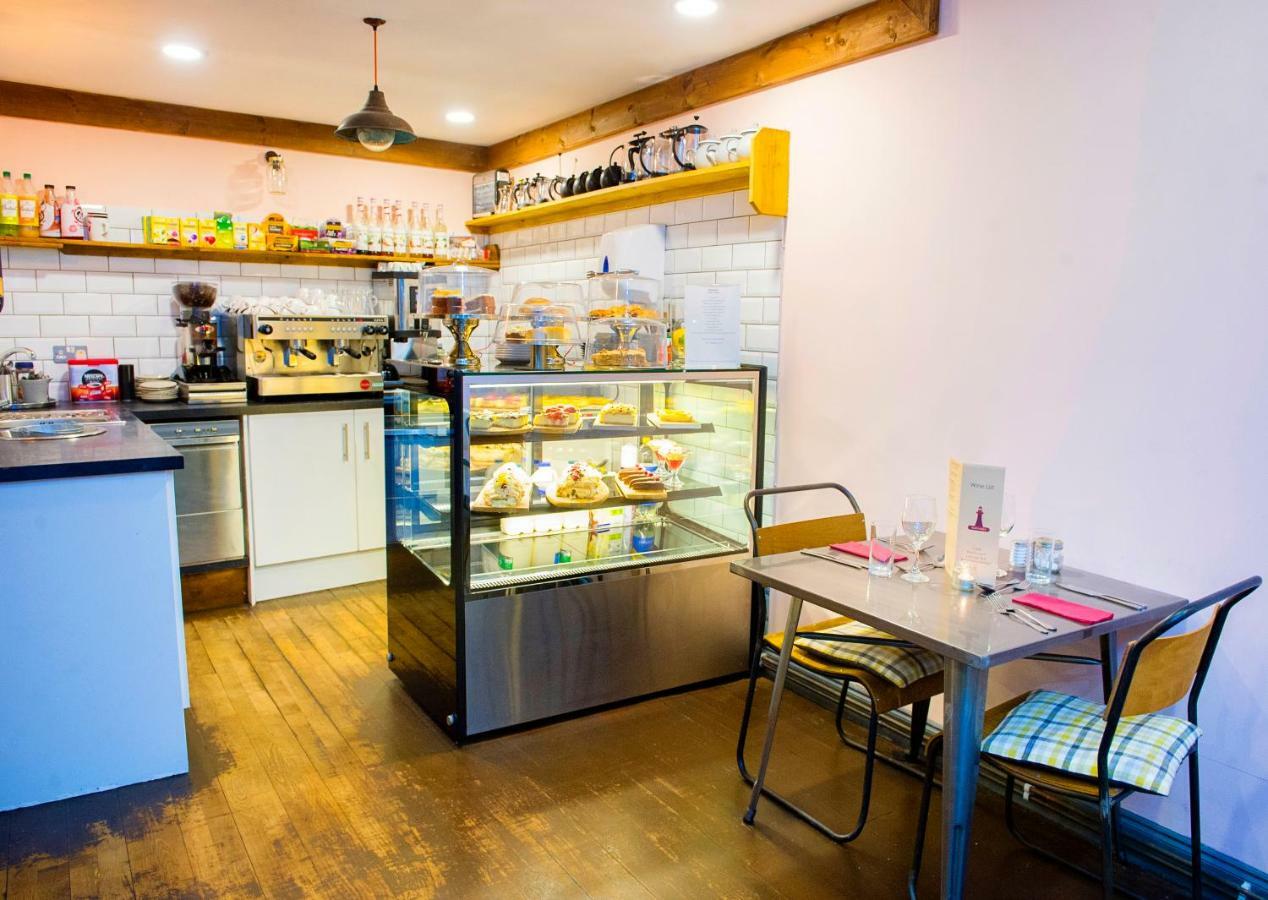 Nik The Greek Acomodação com café da manhã Burry Port Exterior foto